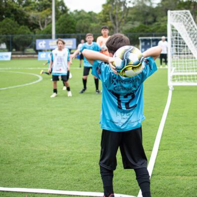 Jovens talentos terão imersão exclusiva em outubro com ídolos do futebol como Craque Neto, Velloso e Souza | Esportes | Tr...
