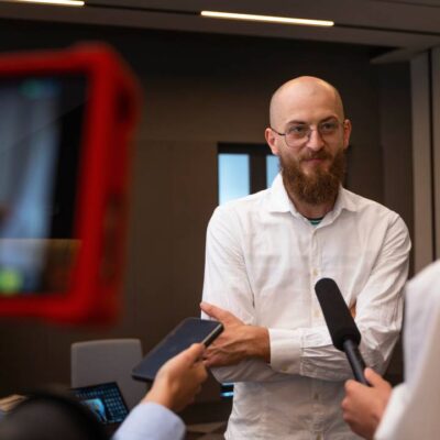 Como transformar seu CEO em uma autoridade na mídia | Blog | Tropico Comunicação