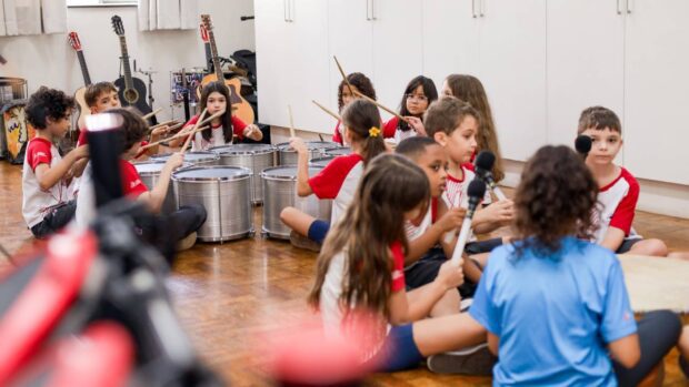 Mais que futebol: Copa do Mundo inspira projeto escolar sobre o Hino Nacional brasileiro | Educação | Tropico Comunicação