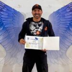 FAI homenageia Flávio Jordão, pioneiro do wingsuit no Brasil, pelo fomento ao paraquedismo nacional | Esportes | Tropico C...